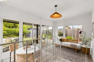 452 44th St, Oakland, CA 94609 - Photo 33