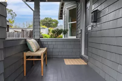 452 44th St, Oakland, CA 94609 - Photo 5