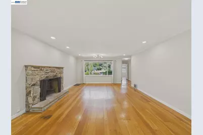 4015 Rusting Ave, Oakland, CA 94605 - Photo 9