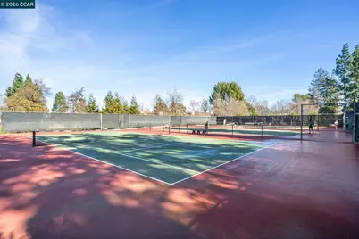 1652 Siskiyou Dr, Walnut Creek, CA 94598 - Photo 35