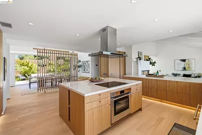 14001 Skyline Blvd, Oakland, CA 94619 - Photo 31