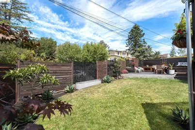 5800 Saint Paul Ct, Oakland, CA 94618 - Photo 57