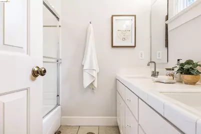 695 Florence, Oakland, CA 94618 - Photo 27