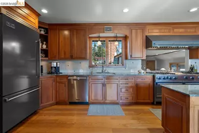 8765 Terrace Drive, El Cerrito, CA 94530 - Photo 21