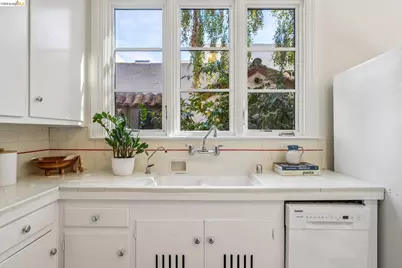 1655 Scenic Ave, Berkeley, CA 94709 - Photo 31