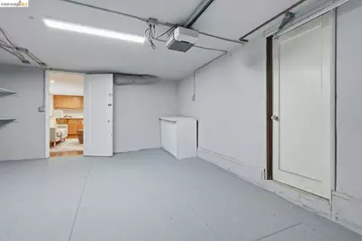 560 45th St, Oakland, CA 94609 - Photo 43