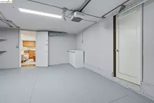 560 45th St, Oakland, CA 94609 - Photo 43