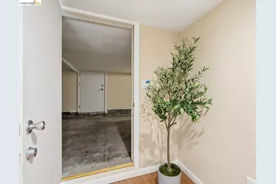 560 45th St, Oakland, CA 94609 - Photo 41