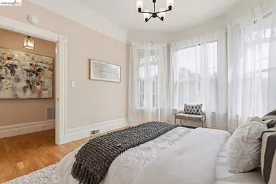 560 45th St, Oakland, CA 94609 - Photo 23