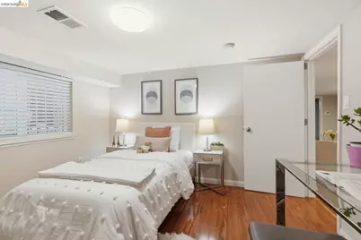 560 45th St, Oakland, CA 94609 - Photo 31