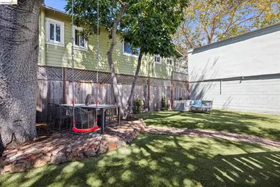916 Arlington Ave, Oakland, CA 94608 - Photo 37