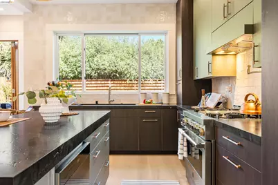 2619 Mathews St, Berkeley, CA 94702 - Photo 17