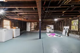 1161 61st St, Oakland, CA 94608 - Photo 35