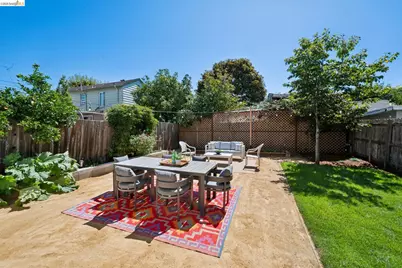 1161 61st St, Oakland, CA 94608 - Photo 27