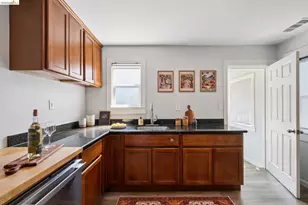 1161 61st St, Oakland, CA 94608 - Photo 23