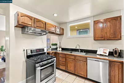 3334 Harrison St, Oakland, CA 94611 - Photo 11