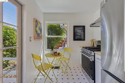 2218 Parker St, Berkeley, CA 94704 - Photo 25