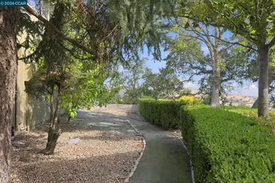 1138 Skycrest Dr #8, Walnut Creek, CA 94595 - Photo 31
