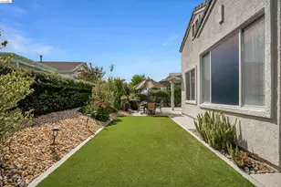 1852 Island Park Pl, Brentwood, CA 94513 - Photo 31