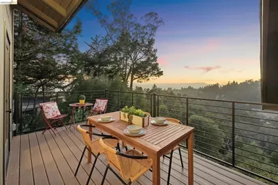 2534 Carisbrook Dr, Oakland, CA 94611 - Photo 47
