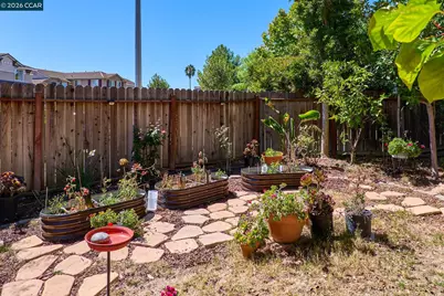 1315 Oak Crest Way, Antioch, CA 94531 - Photo 35