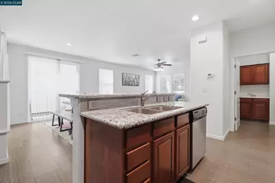 10848 Iris Bloom Drive, Stockton, CA 95209 - Photo 11