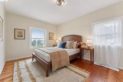 7201 Sunkist Dr, Oakland, CA 94605 - Photo 29