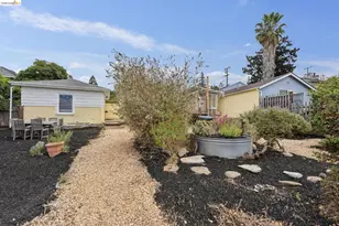 7201 Sunkist Dr, Oakland, CA 94605 - Photo 63
