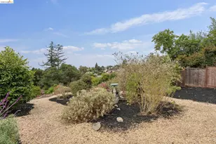 7201 Sunkist Dr, Oakland, CA 94605 - Photo 59