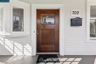 702 33rd St, Oakland, CA 94609 - Photo 9