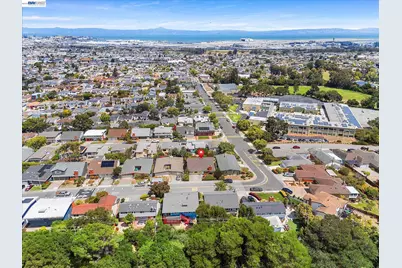 406 Hawthorne Ave, San Bruno, CA 94066 - Photo 43