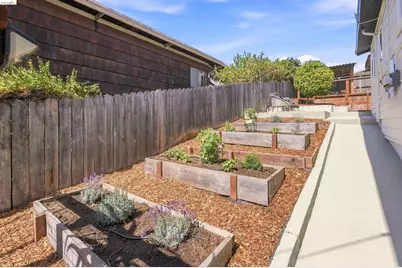 3701 Green Acre Rd, Oakland, CA 94619 - Photo 29
