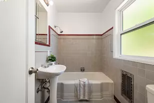 2907 55th Ave, Oakland, CA 94605 - Photo 13