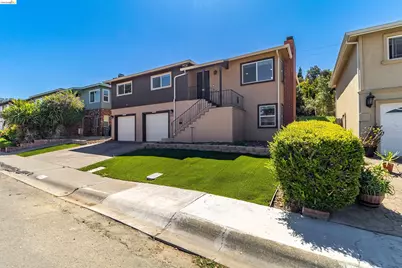 335 Pepper Dr, Vallejo, CA 94589 - Photo 3