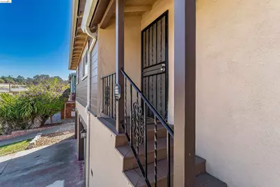 335 Pepper Dr, Vallejo, CA 94589 - Photo 5