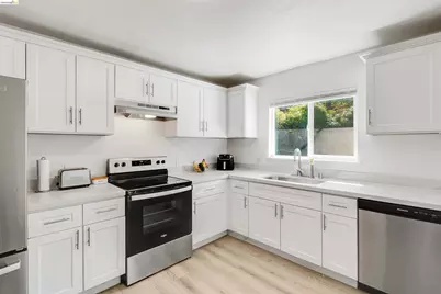335 Pepper Dr, Vallejo, CA 94589 - Photo 15