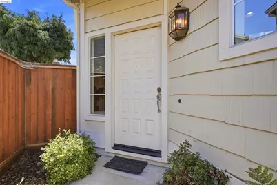24 Southwind Cir, Richmond, CA 94804 - Photo 5