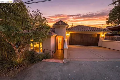 6733 Longwalk Dr, Oakland, CA 94611 - Photo 1