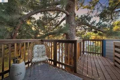 819 E 28th St, Oakland, CA 94610 - Photo 35
