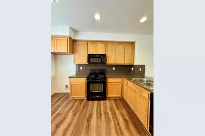 420 Summer Ln, Richmond, CA 94806 - Photo 9
