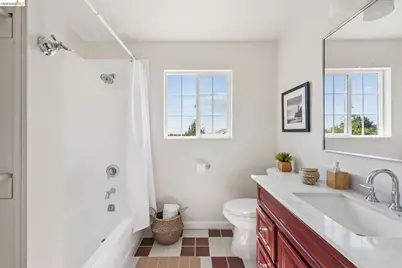 3936 Agua Vista St, Oakland, CA 94601 - Photo 35