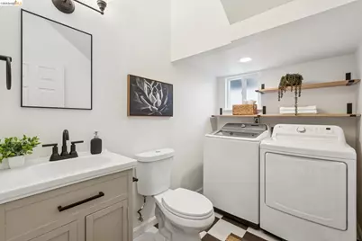 3936 Agua Vista St, Oakland, CA 94601 - Photo 25