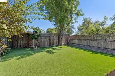 2960 106th Ave, Oakland, CA 94605 - Photo 49