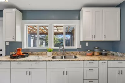 2960 106th Ave, Oakland, CA 94605 - Photo 21