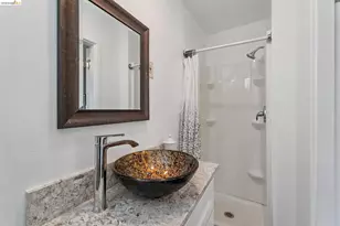 2960 106th Ave, Oakland, CA 94605 - Photo 31