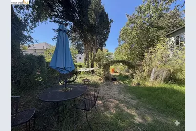 5719 Shattuck Ave, Oakland, CA 94609 - Photo 7