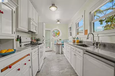 617 Pacific Ave, Alameda, CA 94501 - Photo 9