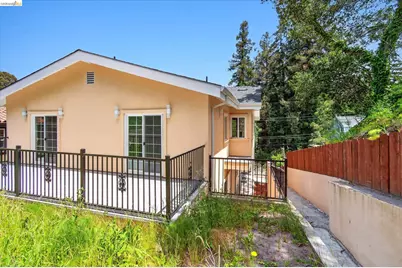6105 Oakdale Ave, Oakland, CA 94605 - Photo 31