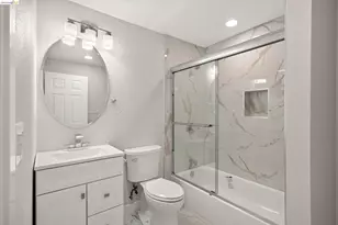 6105 Oakdale Ave, Oakland, CA 94605 - Photo 21