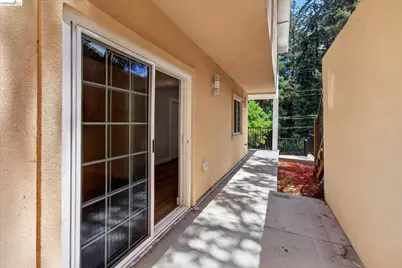 6105 Oakdale Ave, Oakland, CA 94605 - Photo 27